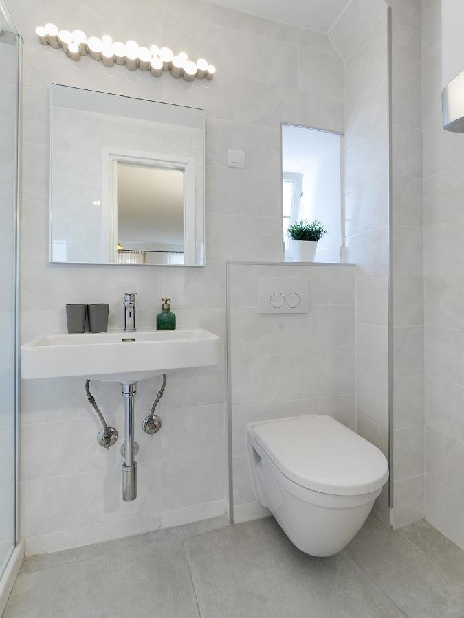 Stylish Studio Apartment By Irundo ロヴィニ エクステリア 写真